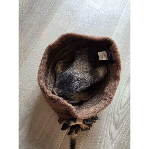 La Fenice Fine Hats Wool Blend Plaid Beret With Floral Accent Made In Italy - Picture 5 of 6